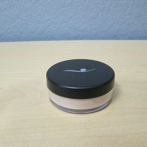 Amazing Cosmetics Loose Powder Foundation NEW